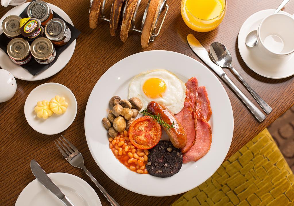 Sandford Springs Hotel And Golf Club Kingsclere Экстерьер фото